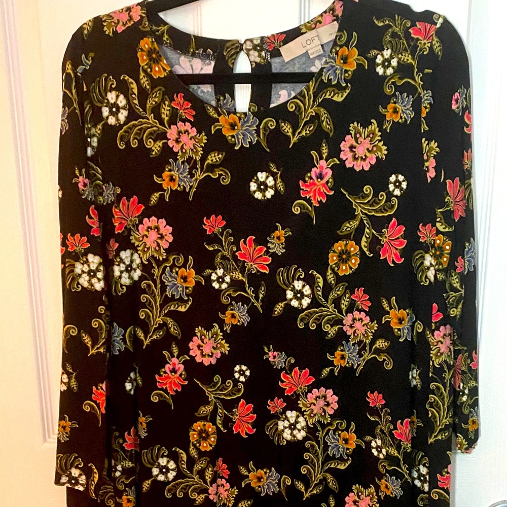 EUC - floral work dress- for any season
